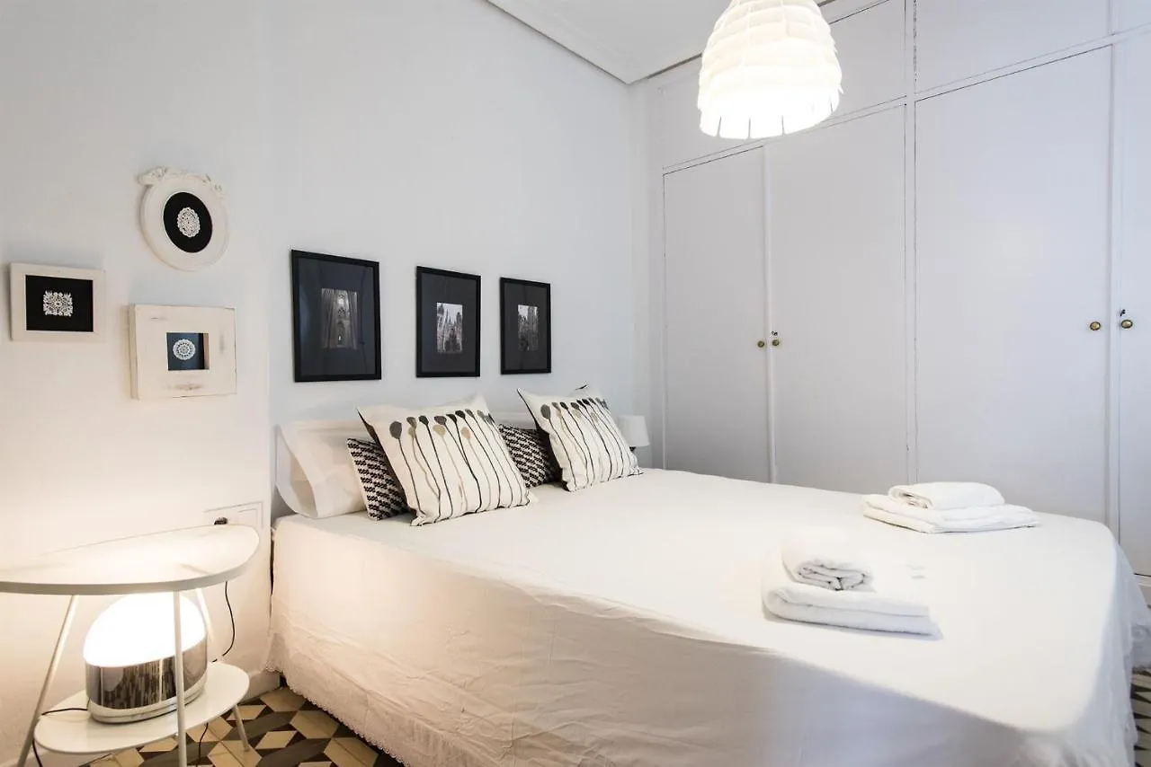 Alhondiga Suite Apartment With Terrace 塞维利亚