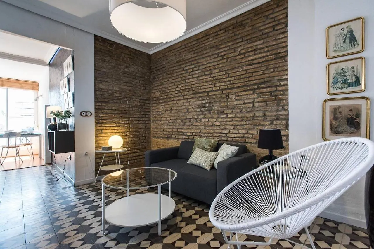 Alhondiga Suite Apartment With Terrace Seville