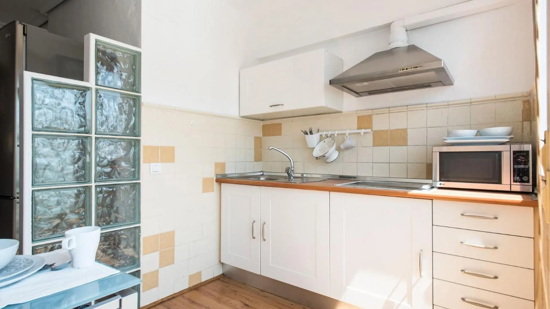 Alhondiga Suite Apartment With Terrace Seville Spain